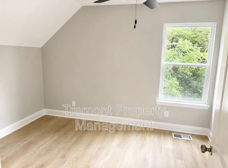 2708 East 21st Street – photo 5
