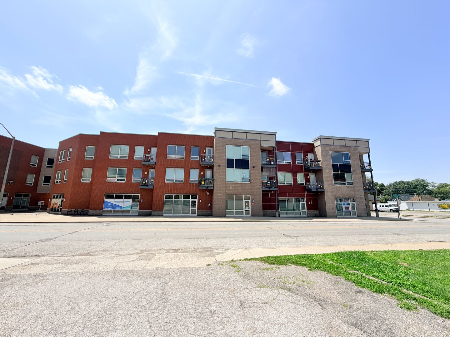 PRICE REDUCTION: 2 Bedroom/1 Bathroom Condo located at 3101 E 10th St. Unit 301 – photo 3