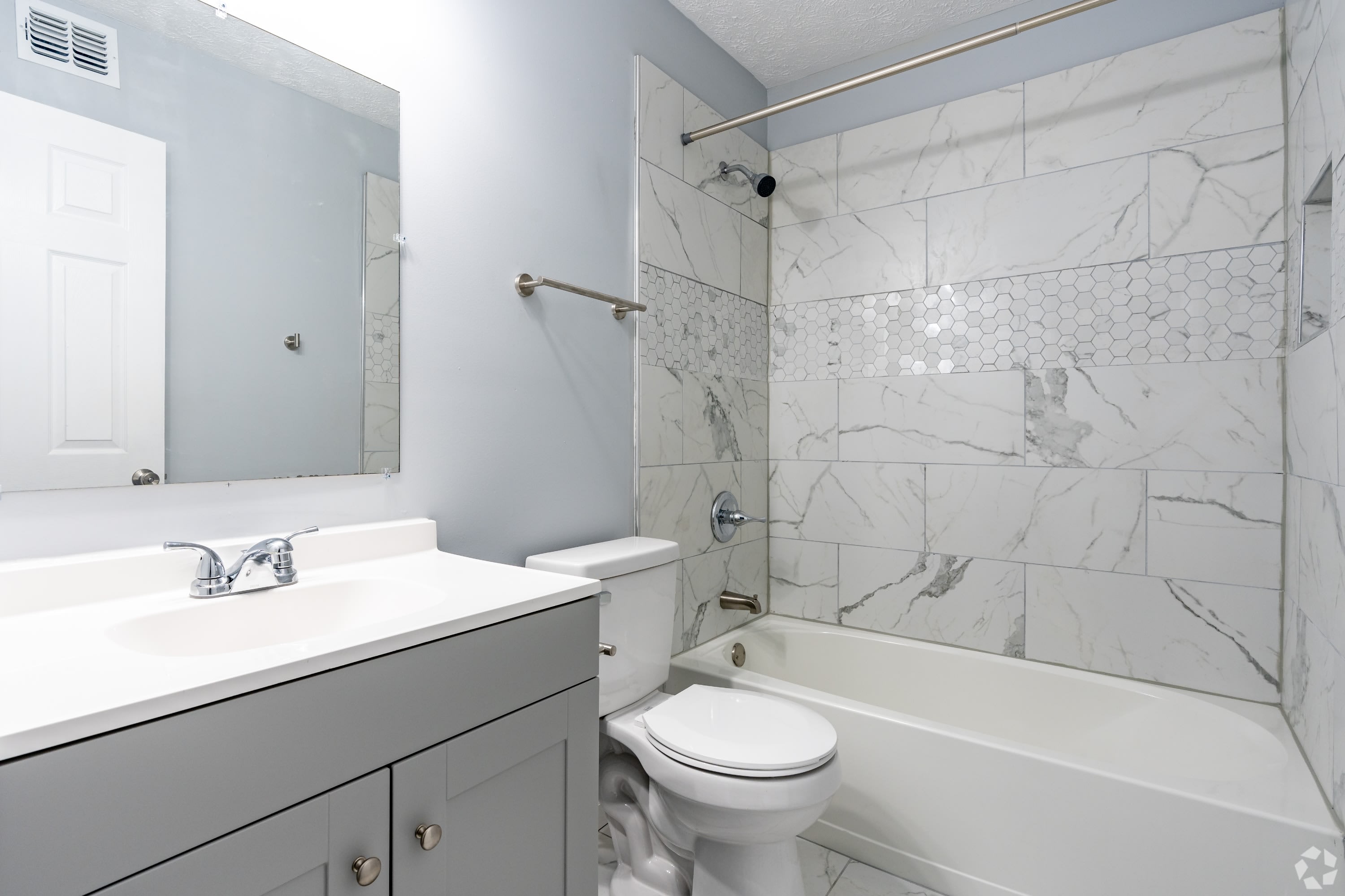 4241 Cleveland Avenue 1 – photo 2