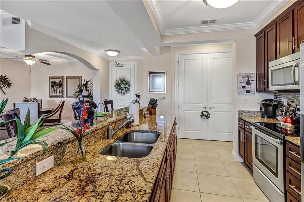 23161 Fashion Dr – photo 4
