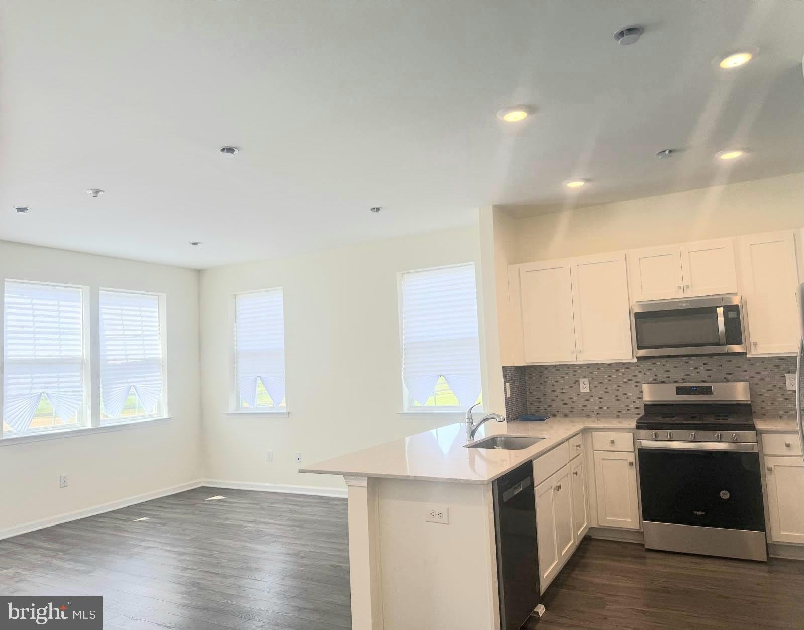 324 MAZZEO Drive – photo 3