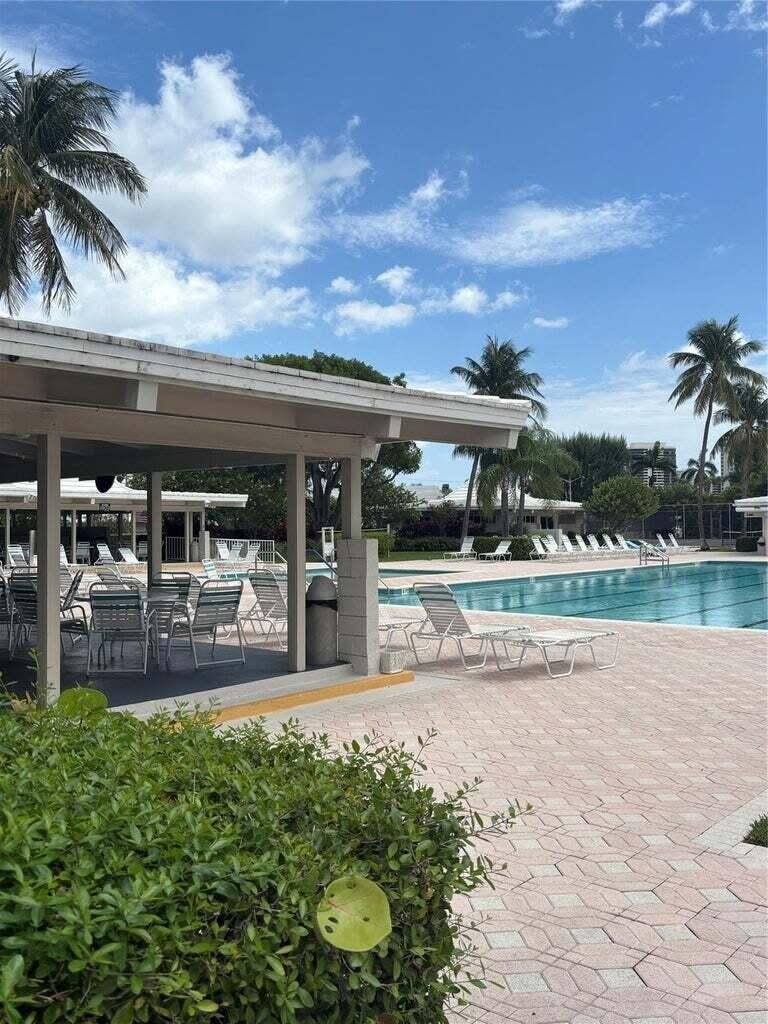 1260 Sugar Sands Boulevard – photo 4