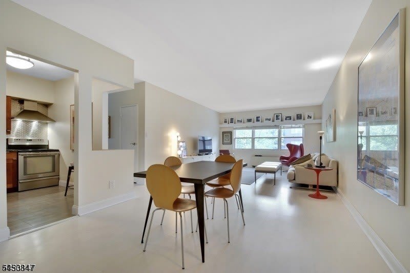 22 Riverside Dr – photo 4