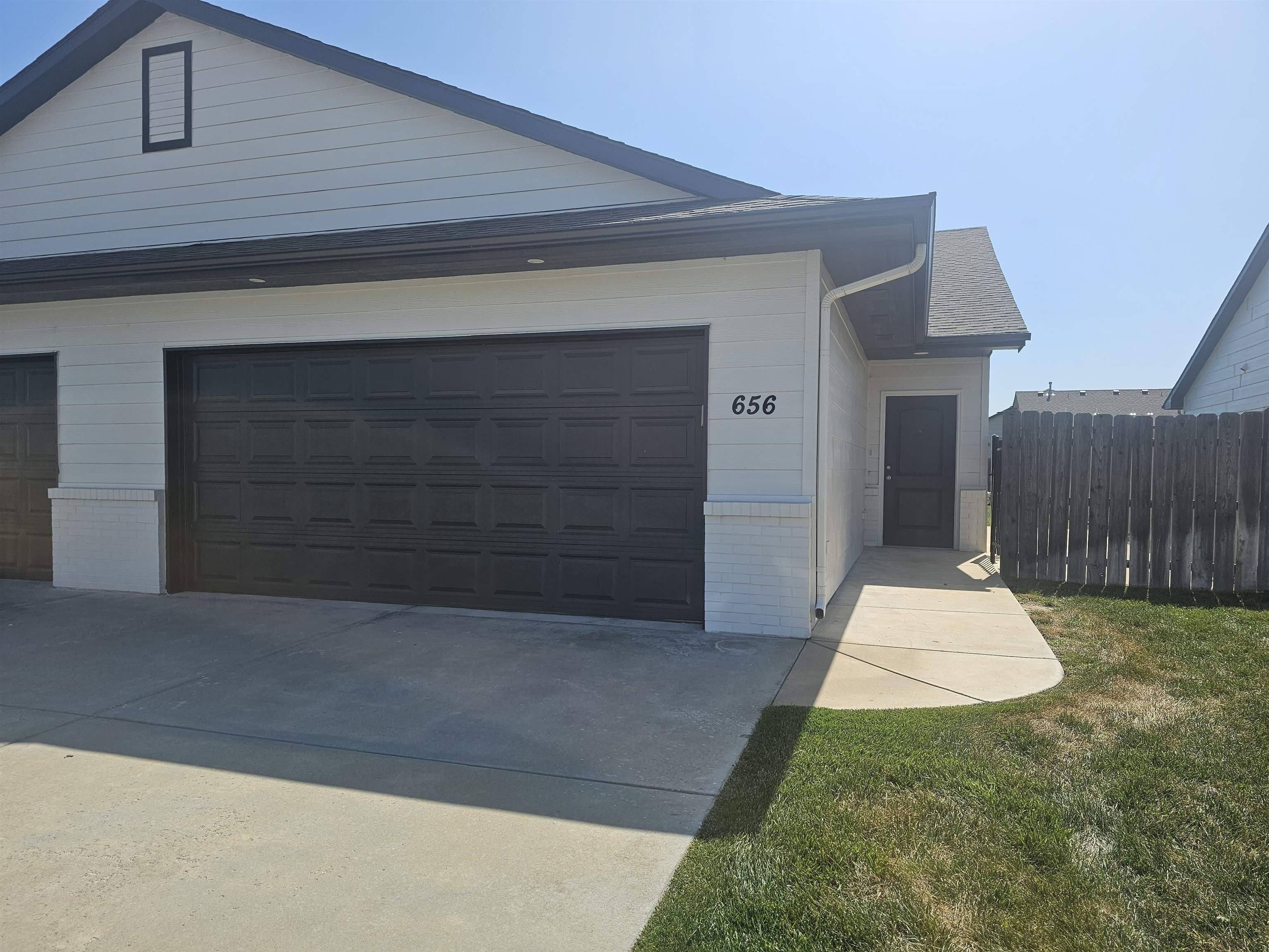 565 E Martens Ct – photo 1