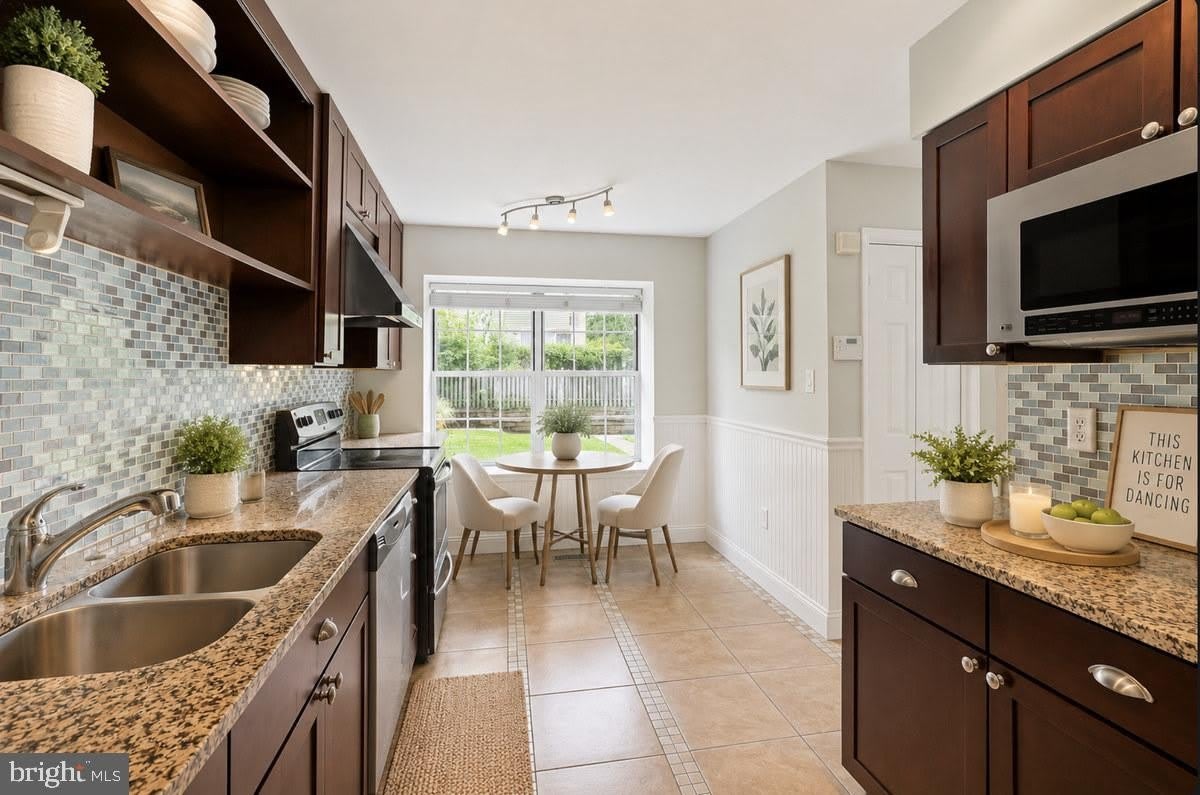 8579 HARVEST VIEW Court – photo 4