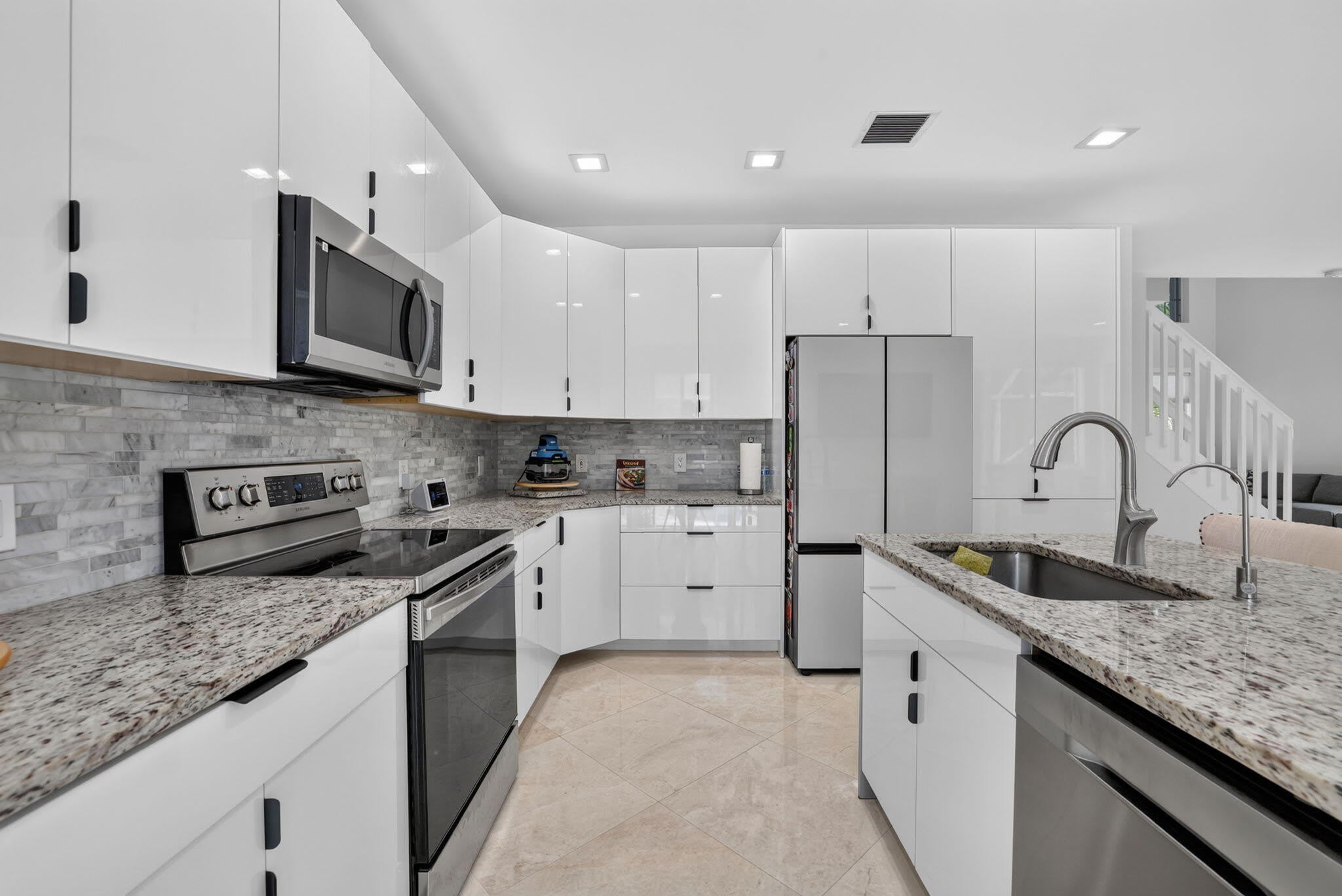 5040 HERON Place – photo 2