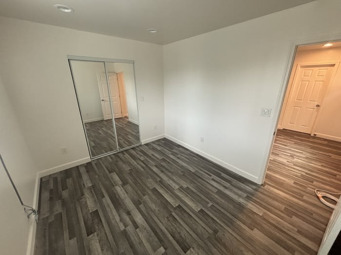 914 West 88Th Street – photo 3