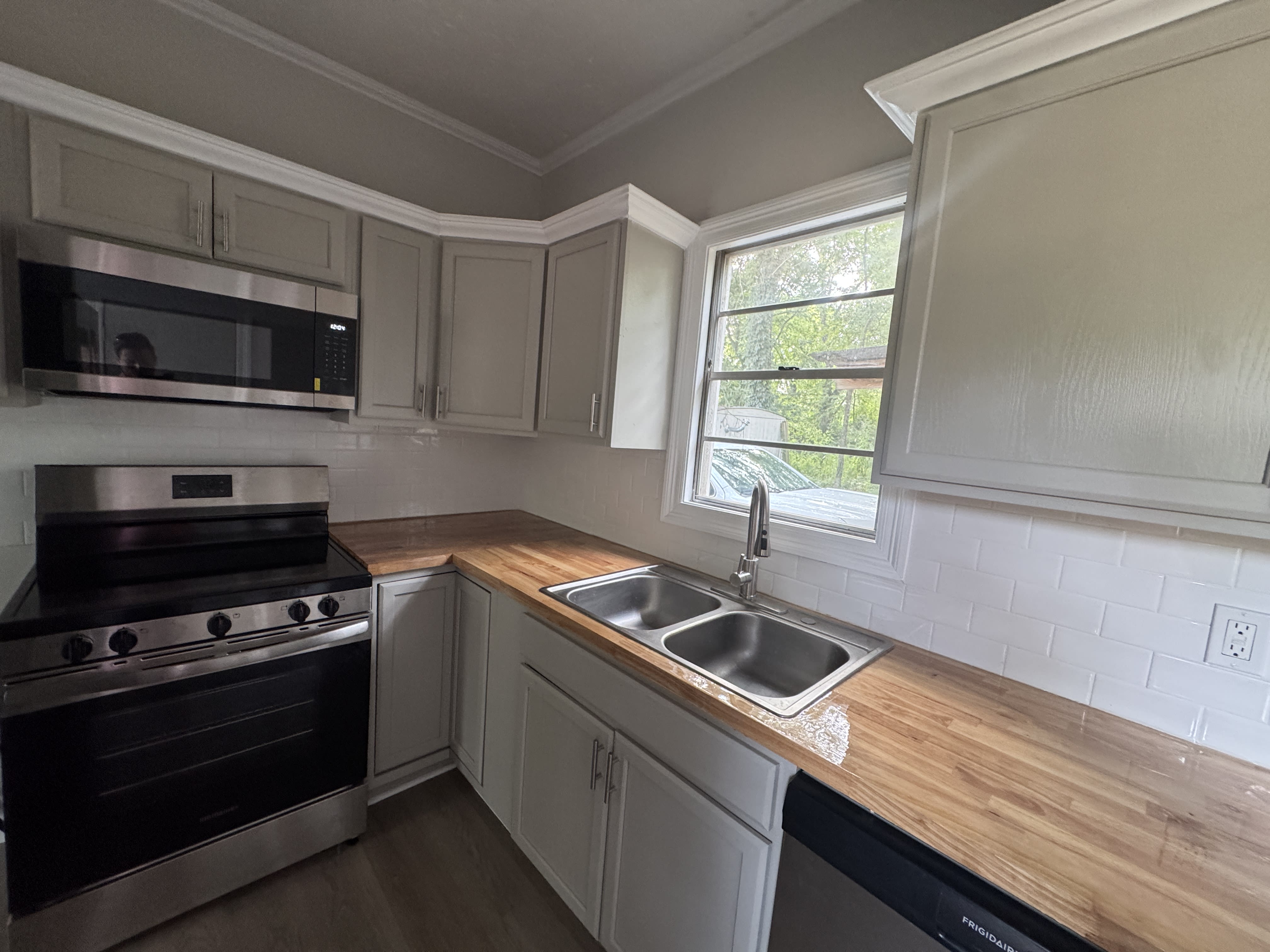 229 Railroad Ave – photo 5