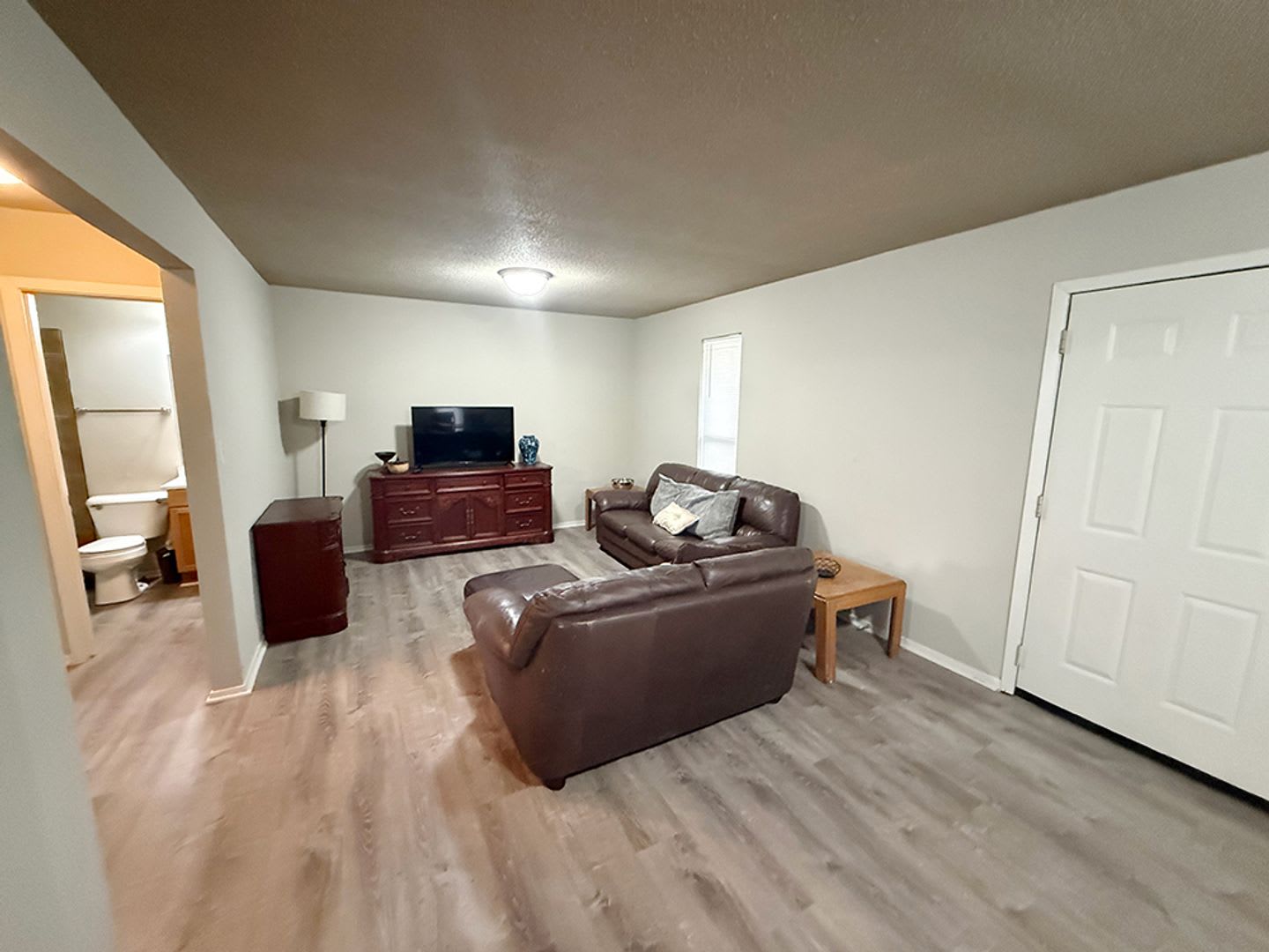 Stonegate Complex -- Fully Furnished and Utilities Included! – photo 5