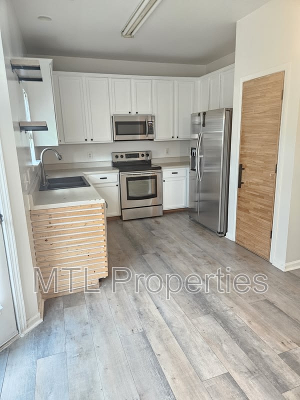 8716 Berrybrook Lane – photo 2