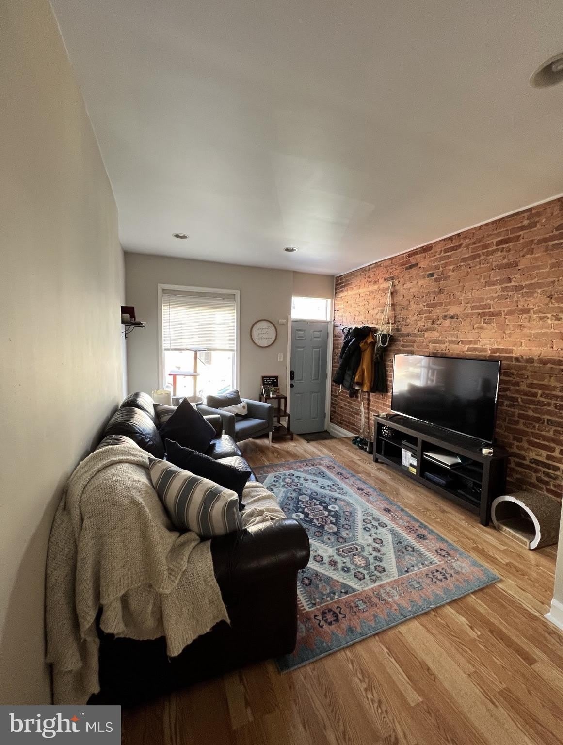 136 N CURLEY Street – photo 5