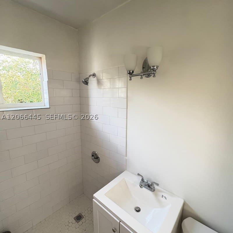1000 Biarritz Dr – photo 4