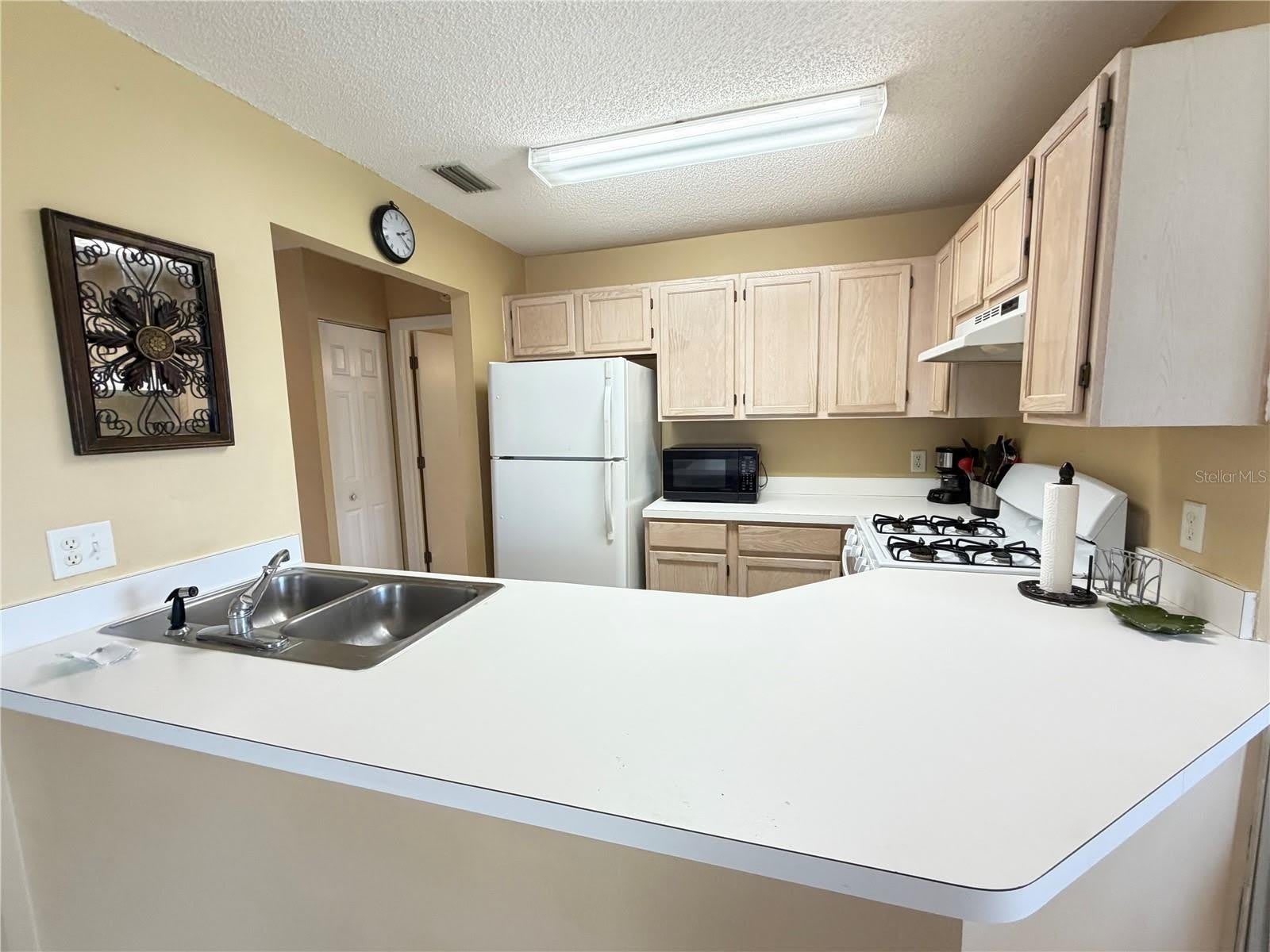 8402 WATERVIEW Way – photo 5
