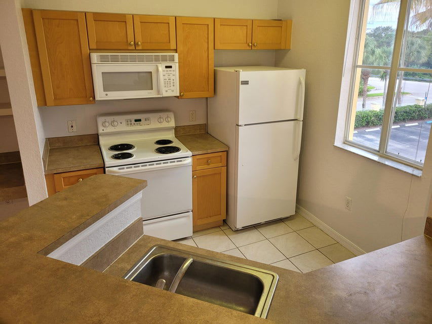 11010 Legacy Drive – photo 3