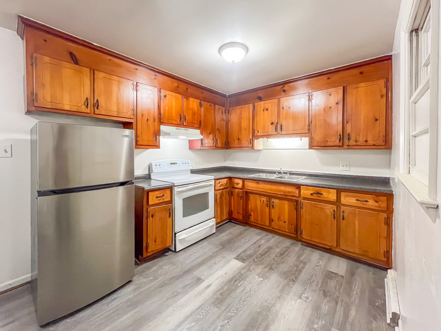 305 S 9th Ave – photo 2