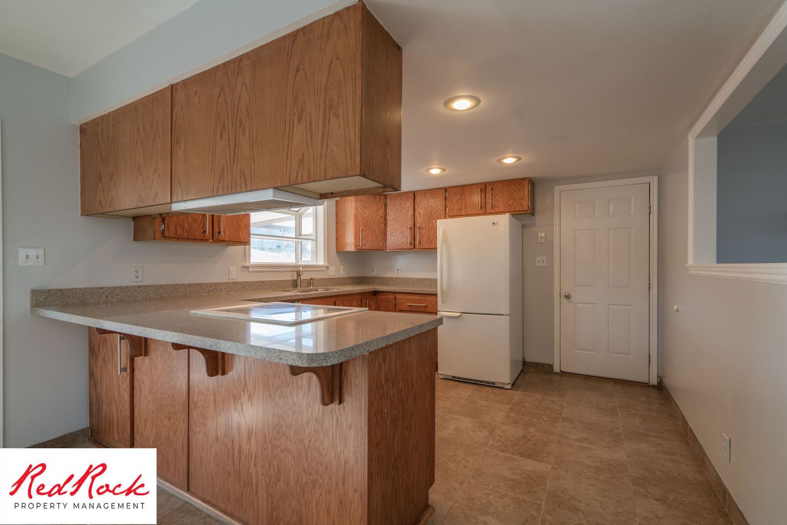 Bright & Spacious 3 Bedroom Home in Washington – photo 2