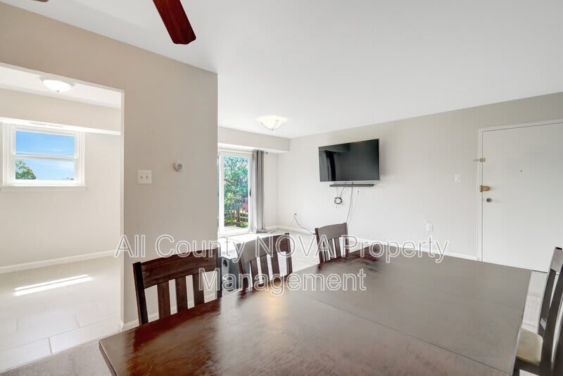 438 N Armistead St #304 – photo 4