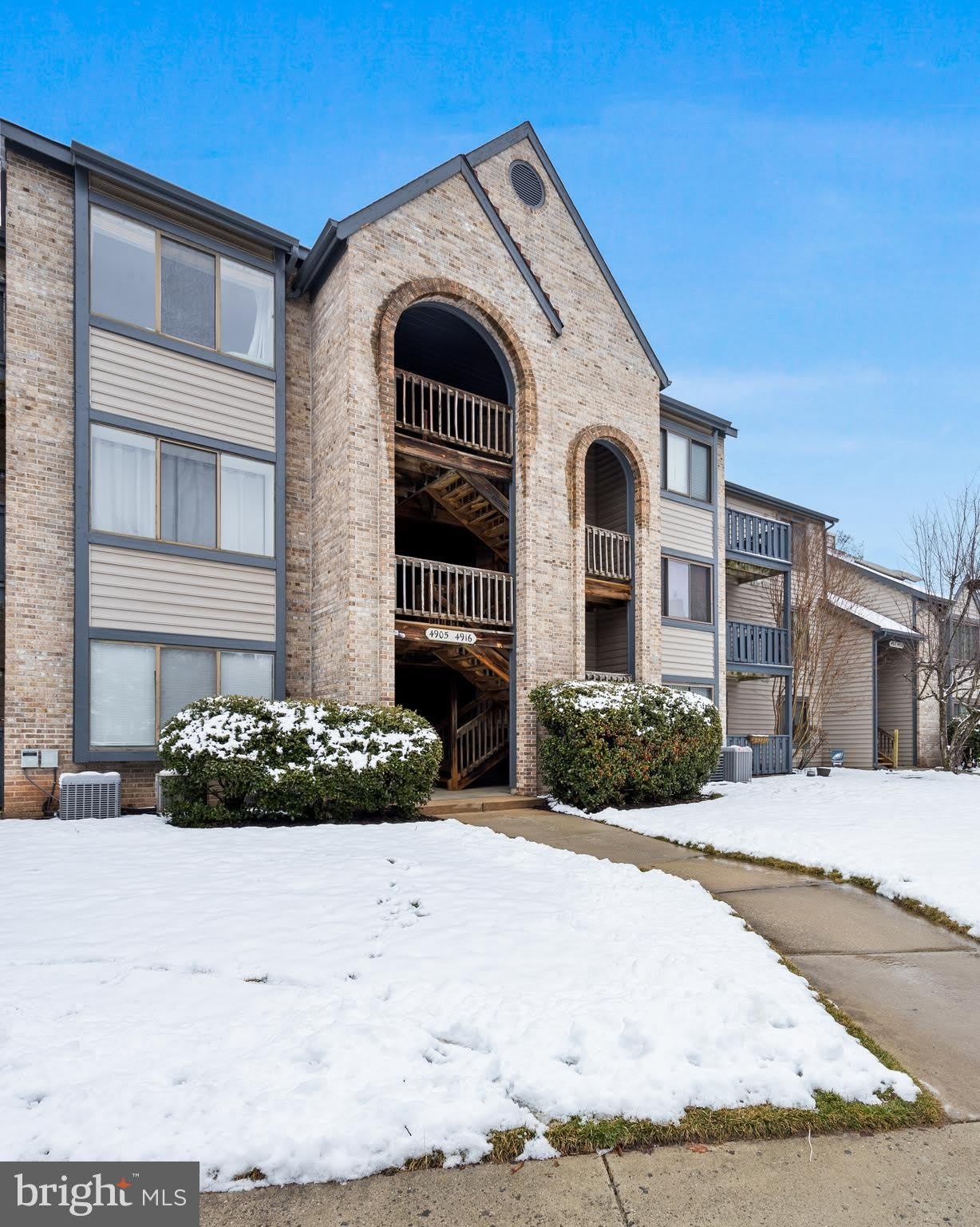 4912-B DUNBARTON Road – photo 2
