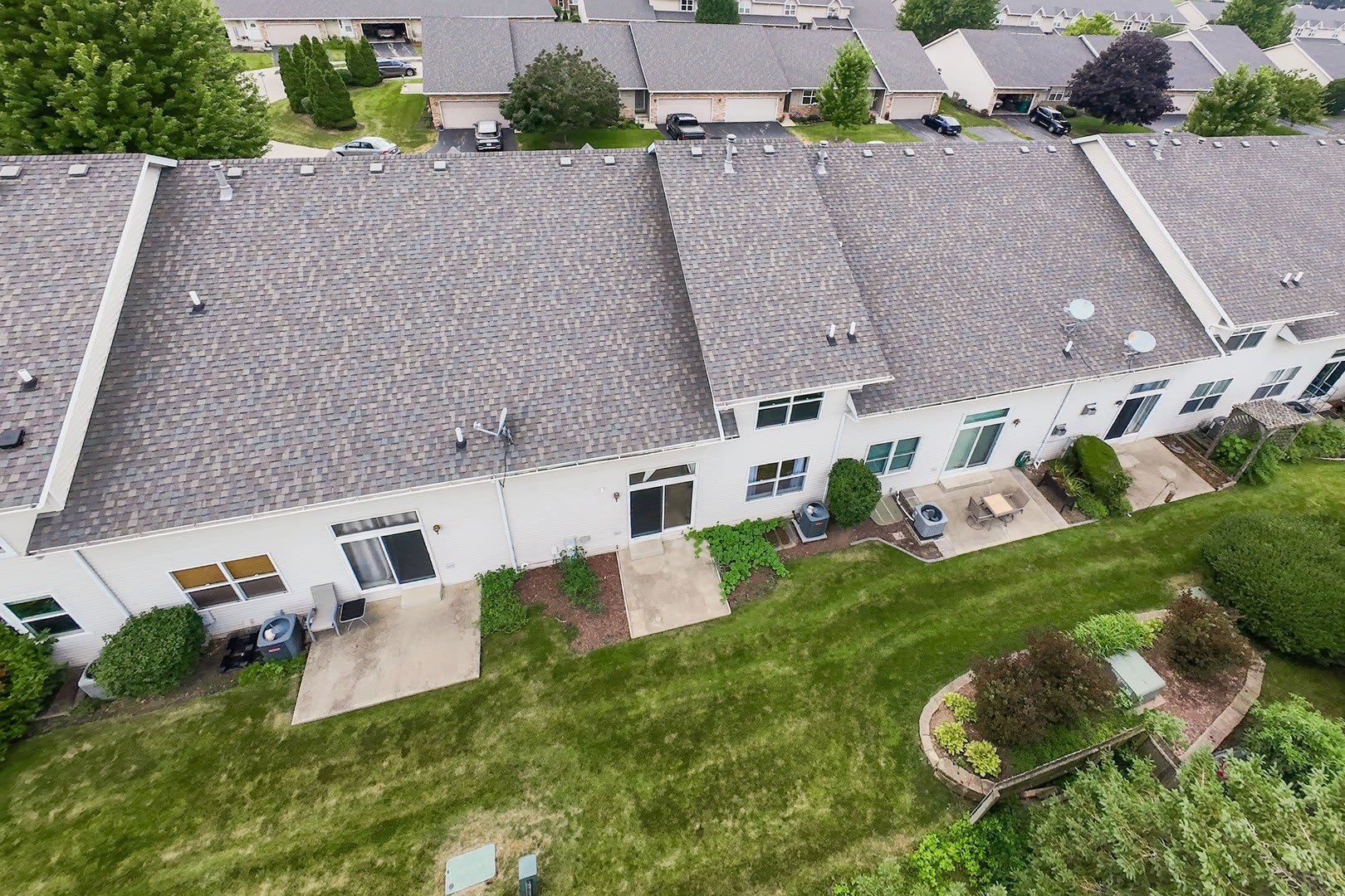 1110 Rose Drive – photo 4