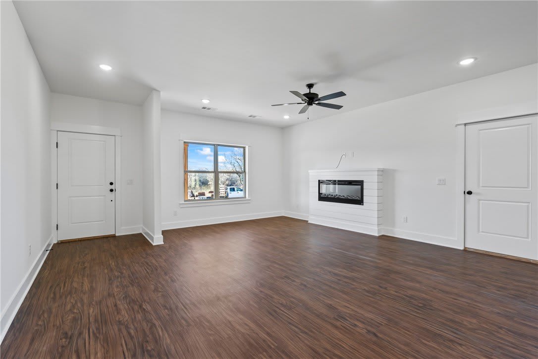 90 W Watson Lane – photo 2