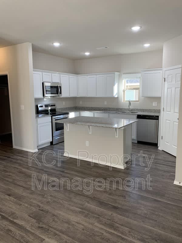1127 South Kingfisher Lane – photo 2