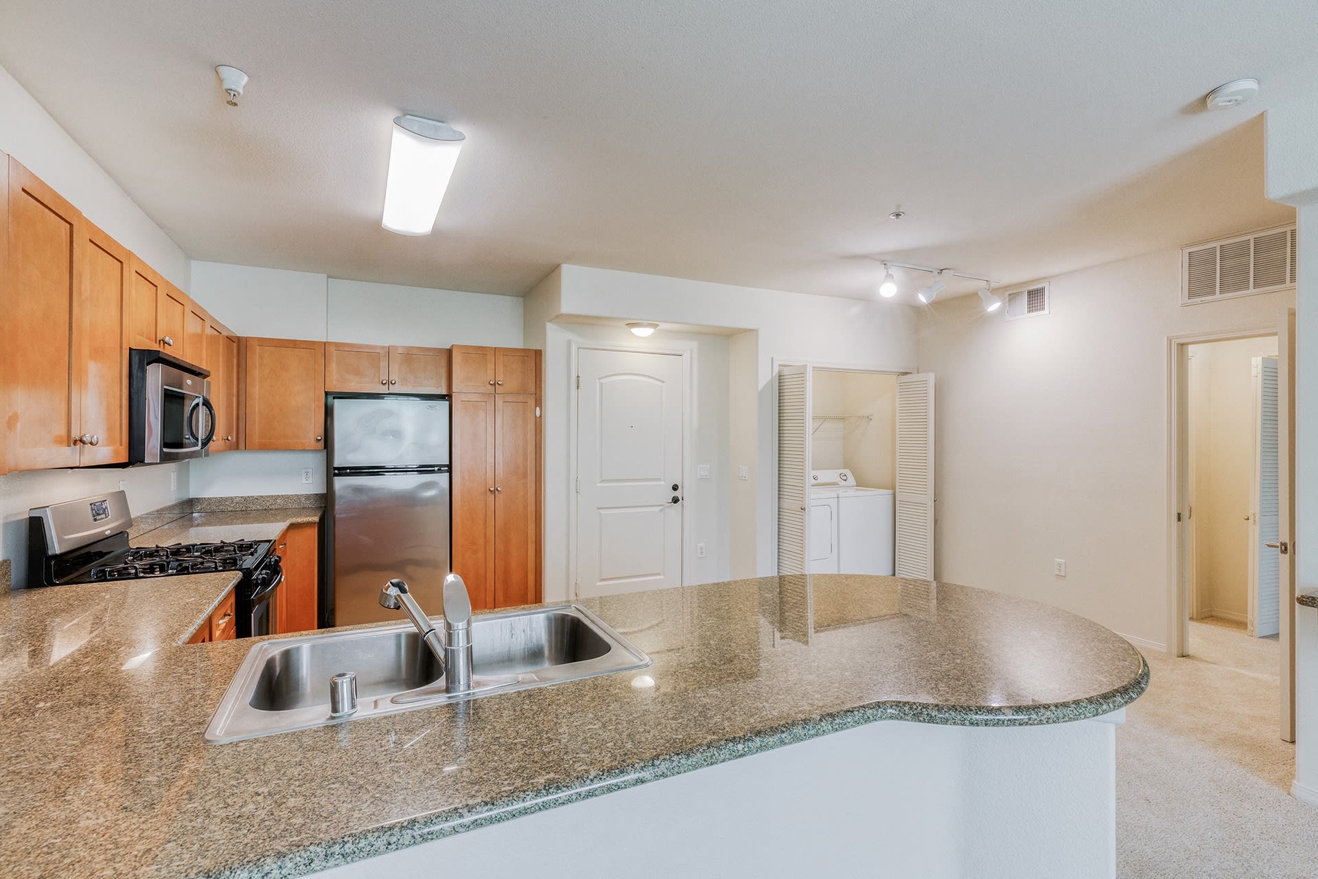 Windsor Lofts at Universal City – photo 1