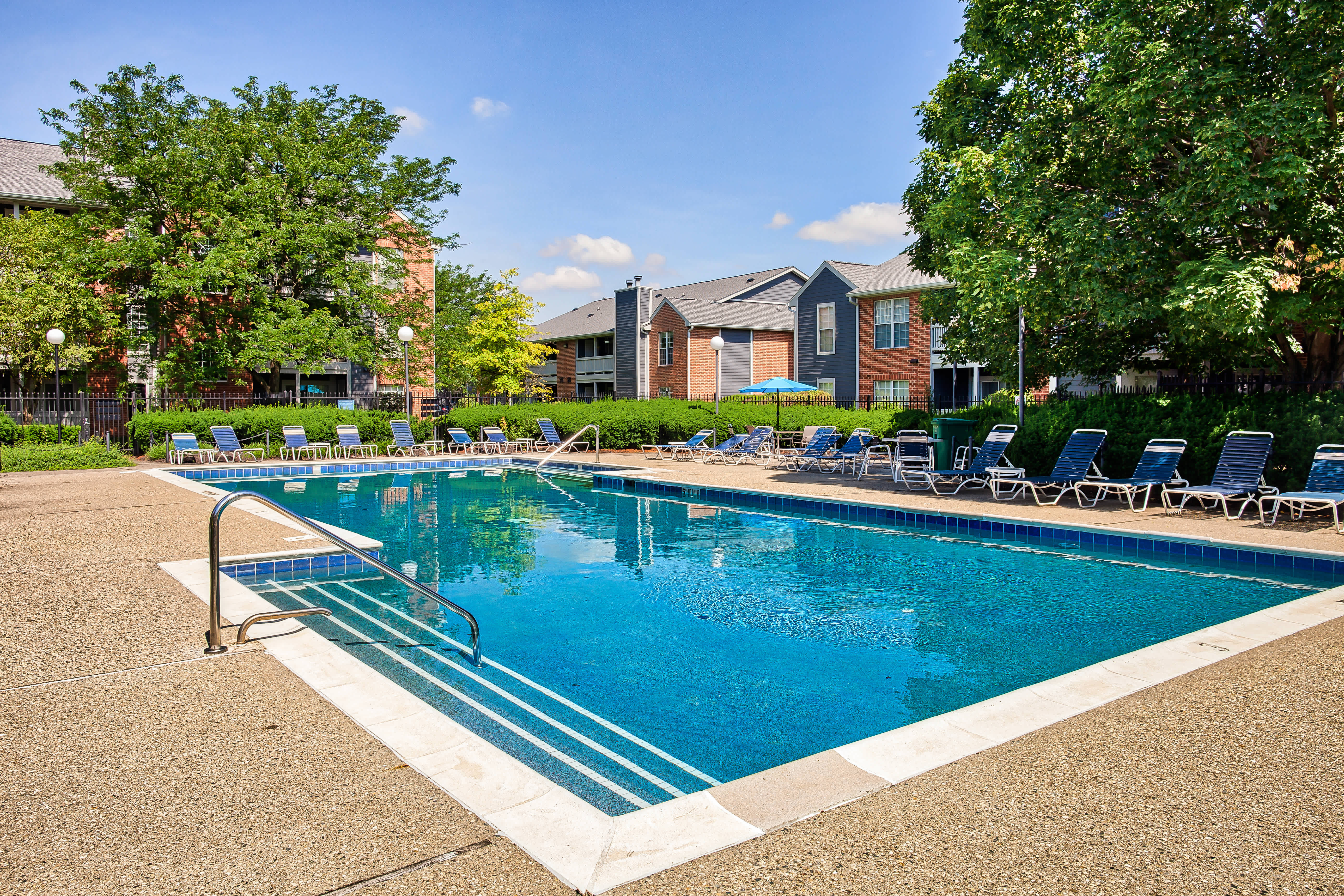Lakeshore Apartments – photo 3