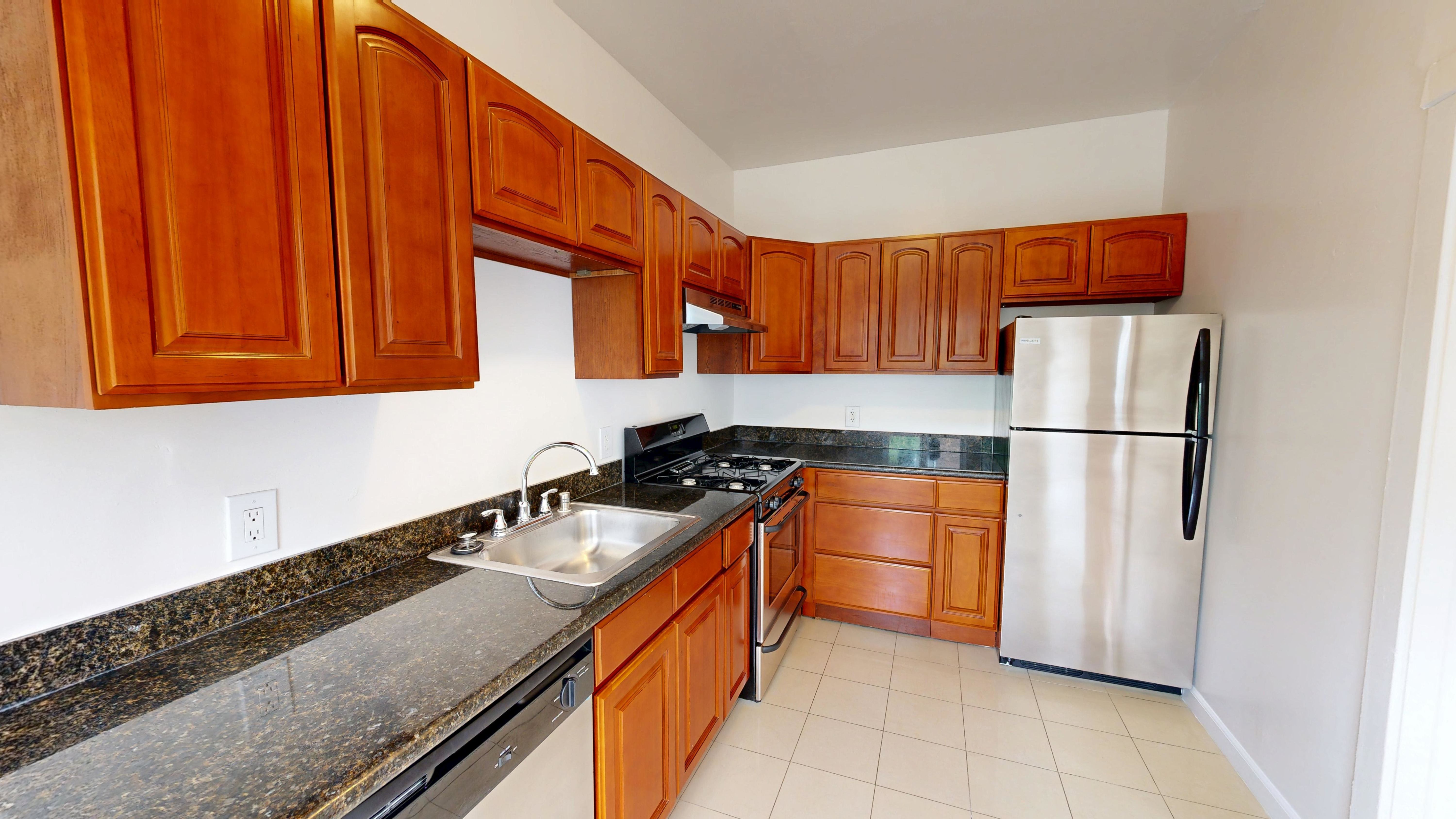 520 Buchanan Street – photo 2