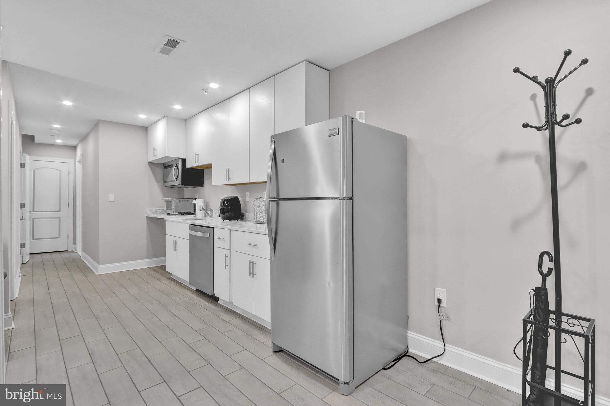 1167 Morse Street Ne – photo 5