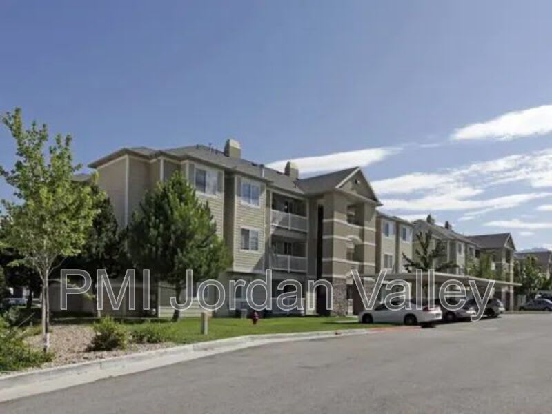 7011 S 1300 W – photo 3