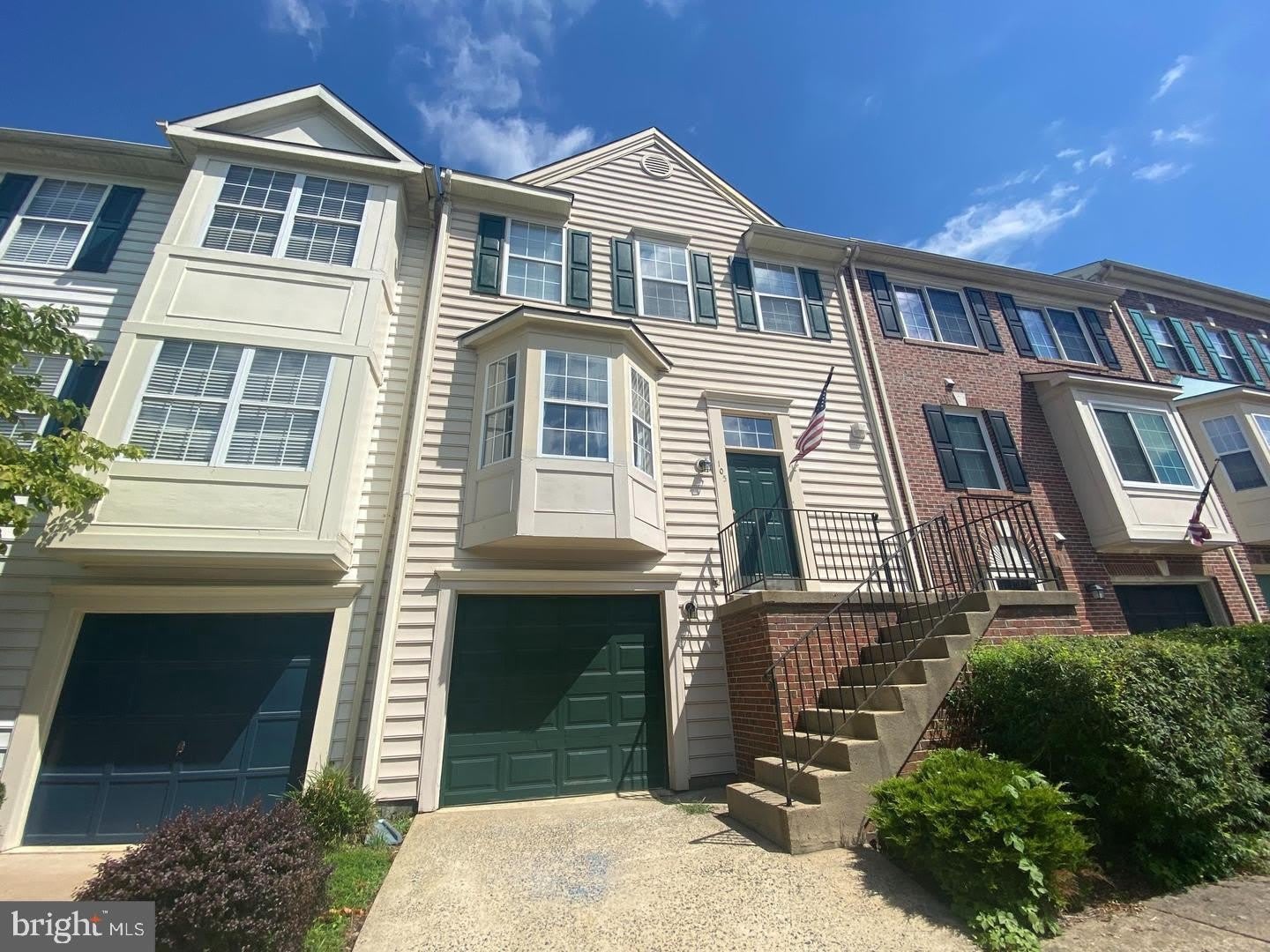 105 West Park Drive – photo 1