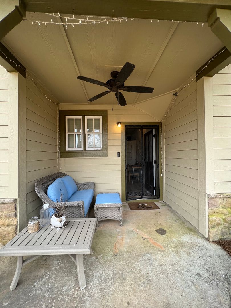 Well Maintained Condo At Creekside – photo 2