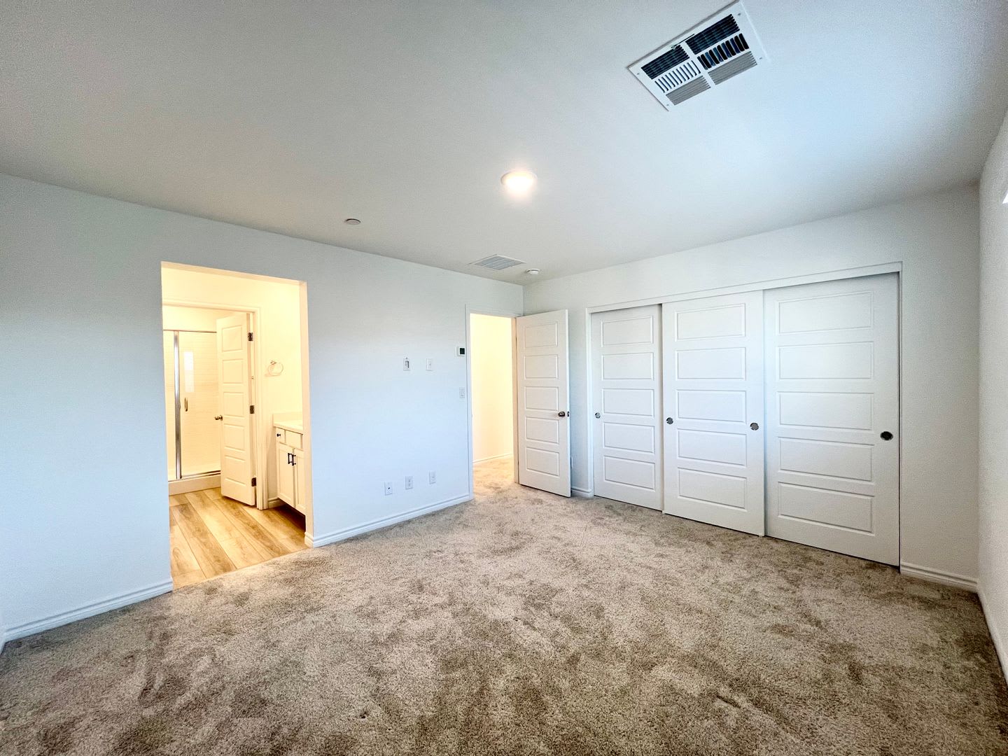 NEWER BUILD 3BD/2.5BA TOWNHOUSE IN NORTHWEST – photo 5