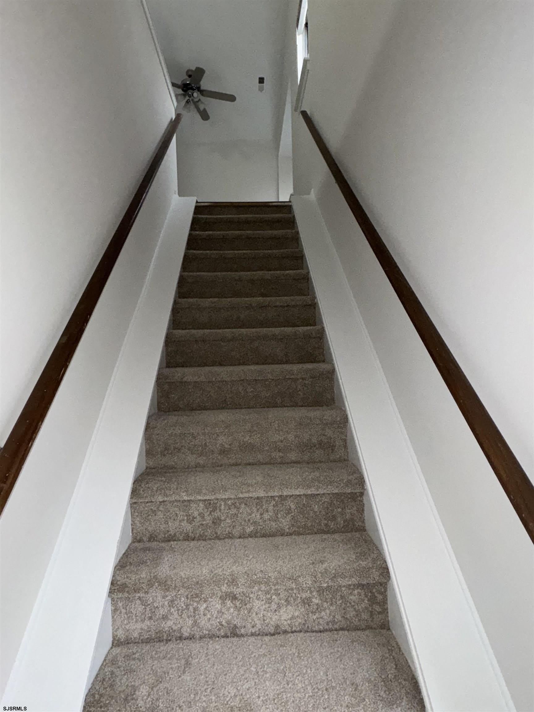 4834 Hawthorne Ln – photo 3