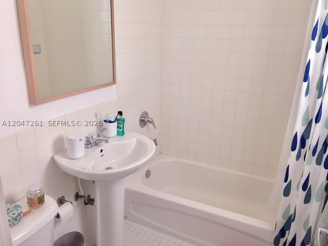 7422 NE 6TH COURT – photo 5