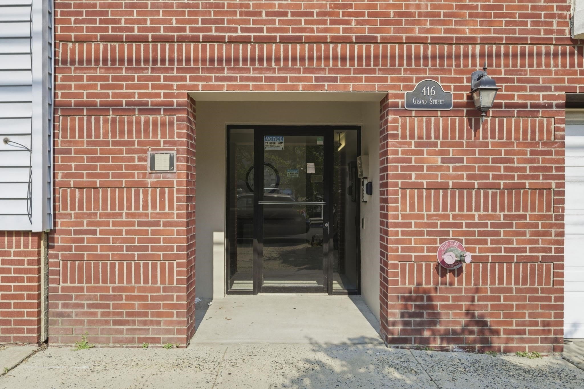 416 GRAND ST – photo 4