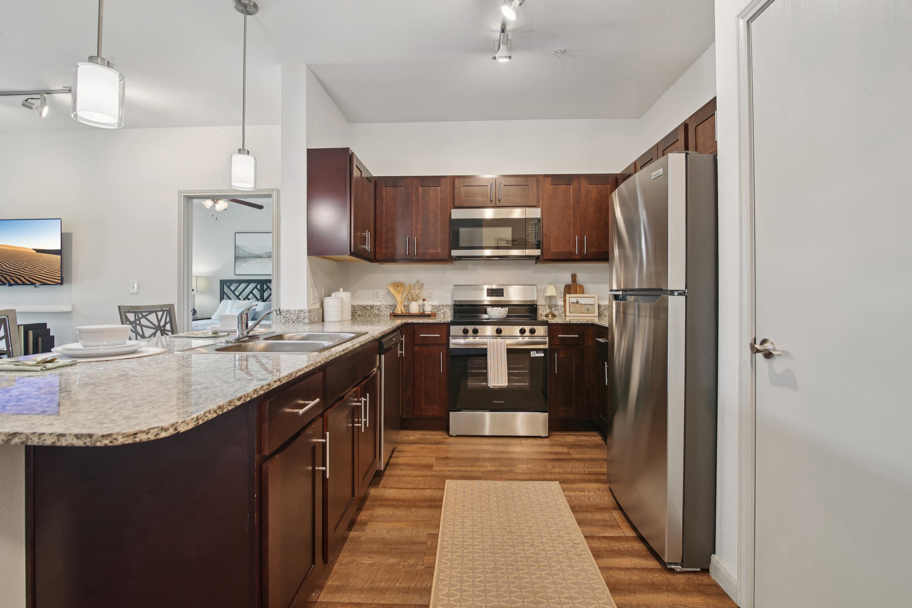 Crenshaw Grand Apartments – photo 5