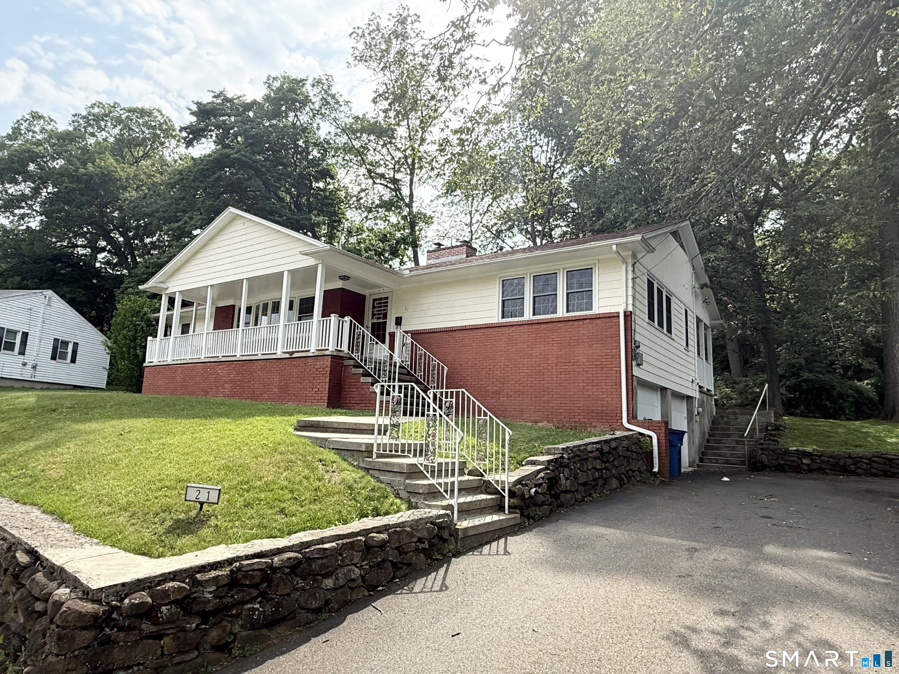21 Byron Place – photo 1