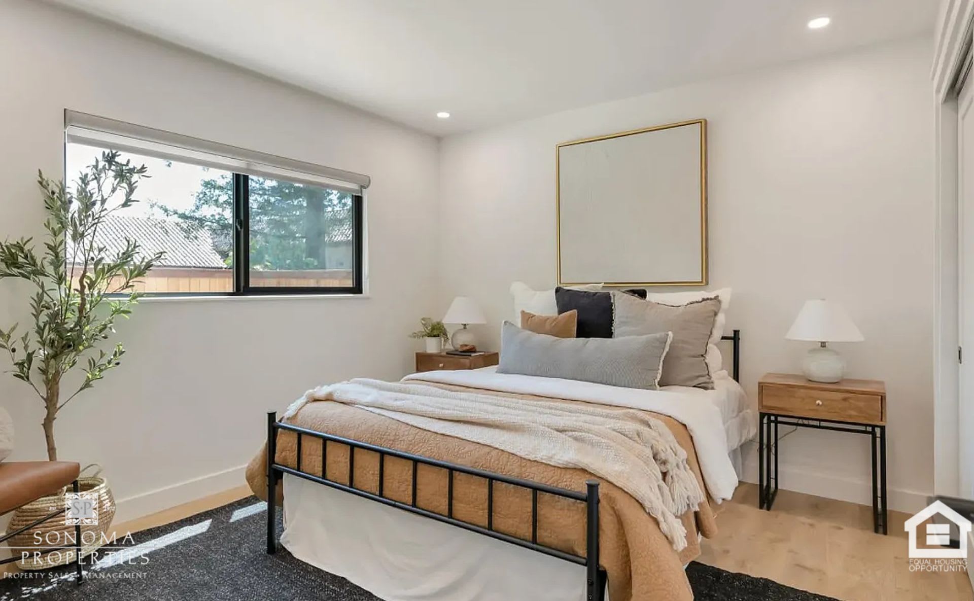 Modern Downstairs 2-Bedroom Unit Minutes from Sonoma Plaza – photo 4