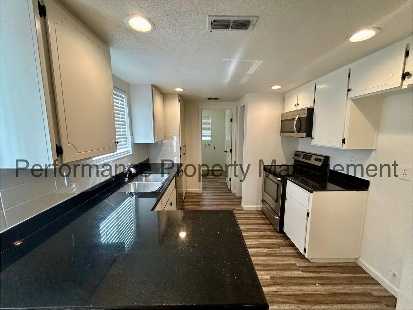 Charming 3 Bed/2 Bath Home in Stockton, CA w/ RBP & Security Deposit Alternative – photo 4