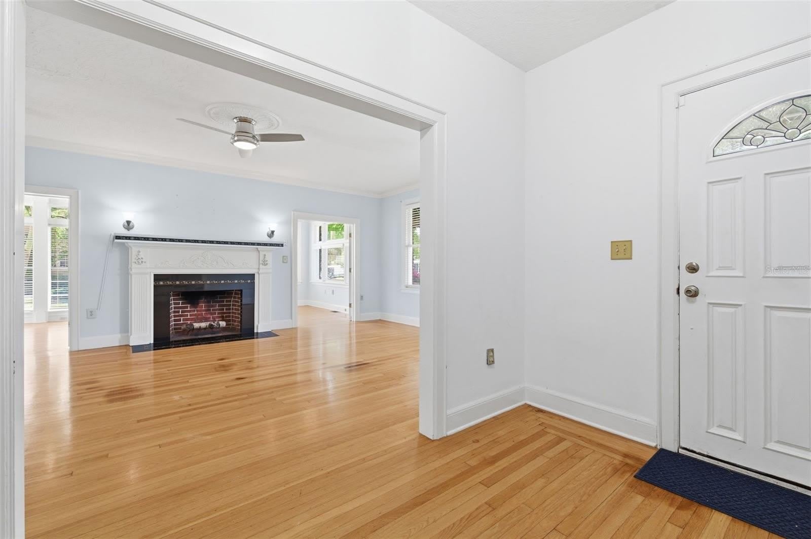 555 18TH Avenue NE – photo 4