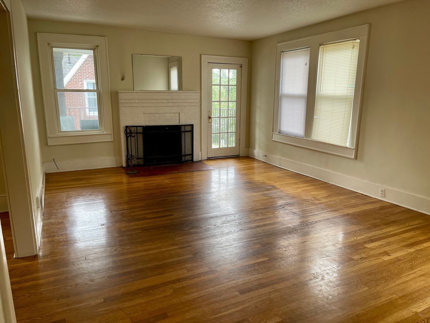 3 Bedroom 2 Bath In Heathwood Area – photo 2