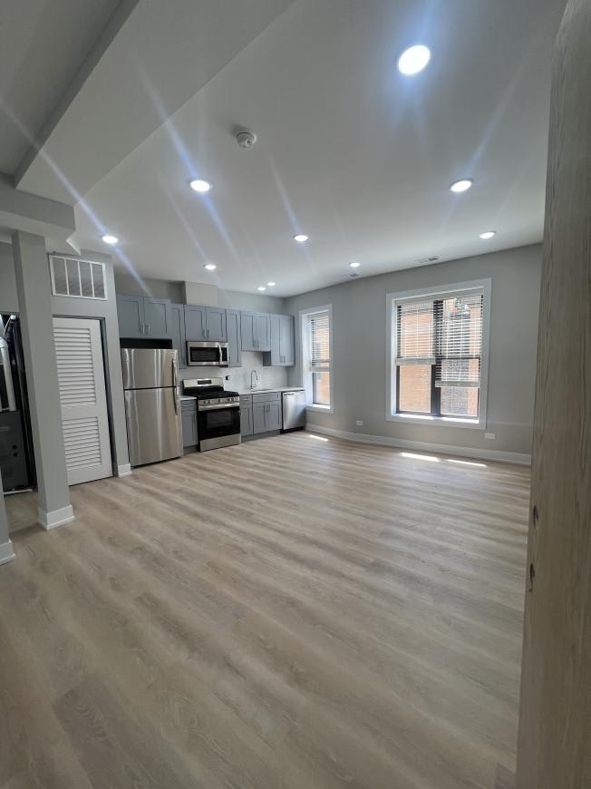 448 W Belden Ave – photo 1