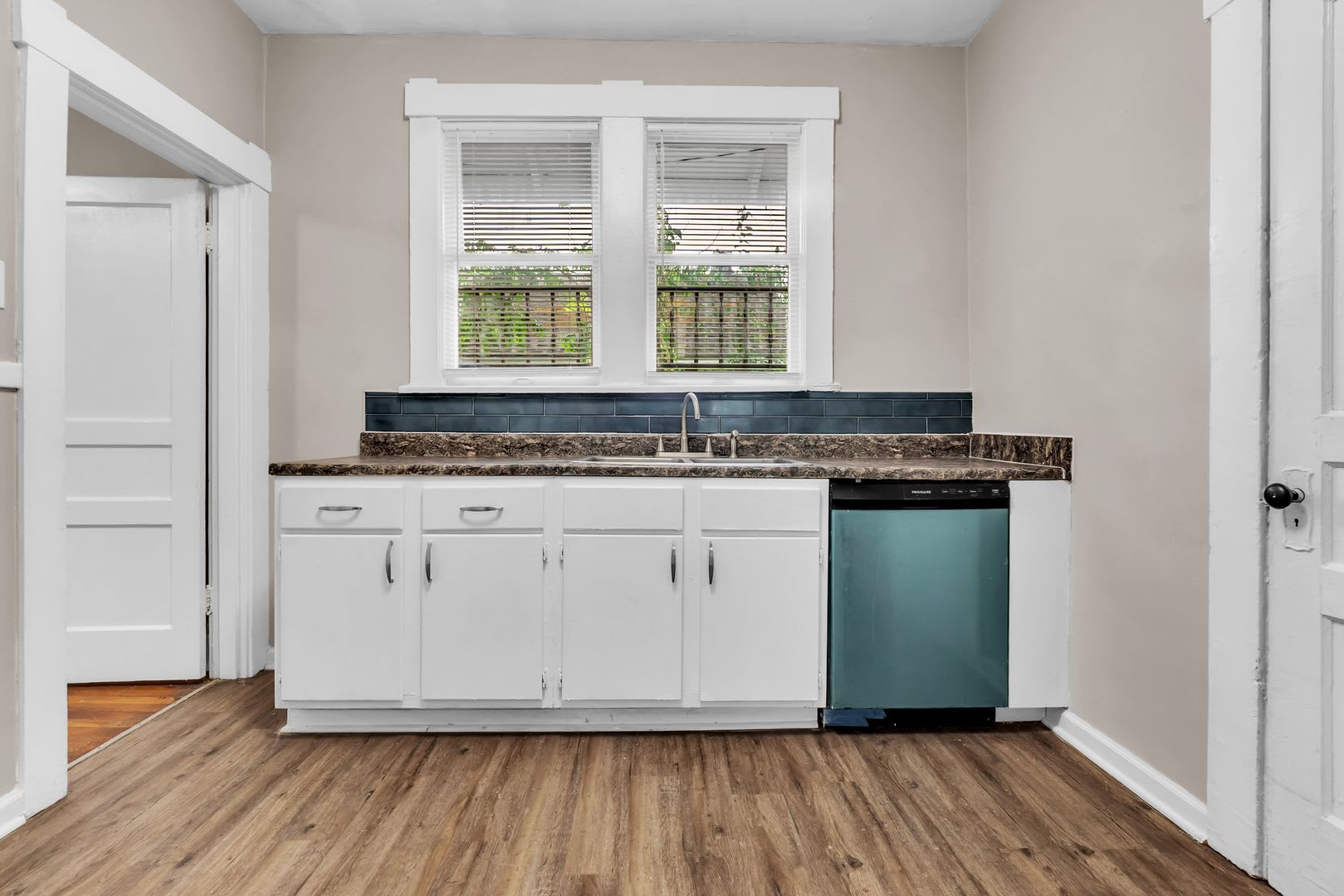 Heart of Midtown, close to Crosstown Concourse! ~ RENT REDUCED! – photo 5