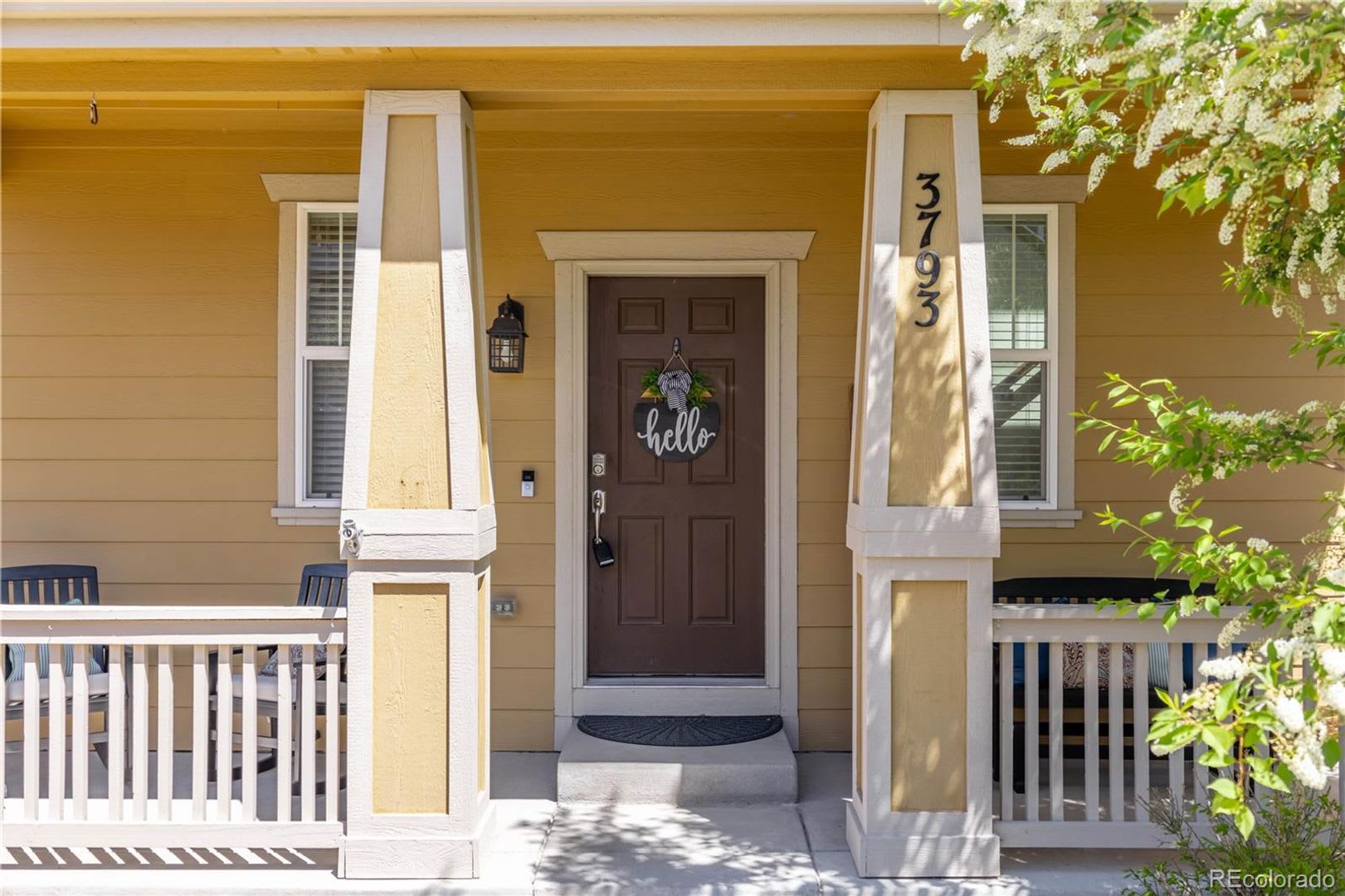 **RENT SPECIAL DISCOUNT OFFERED** Charming 3 bedroom, 3 bathroom home in The Meadows!!! – photo 3