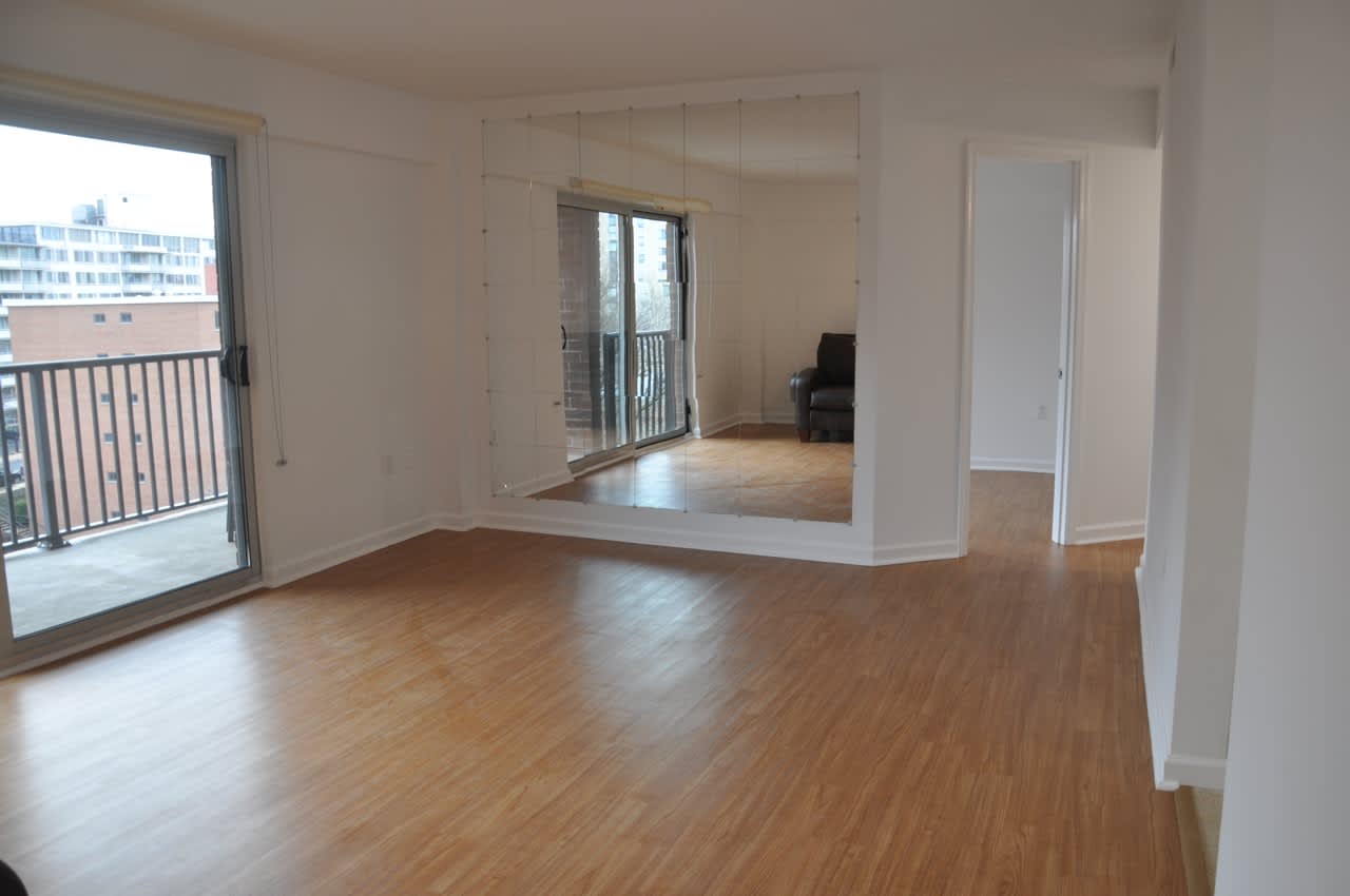 1300 Army Navy Drive – photo 1