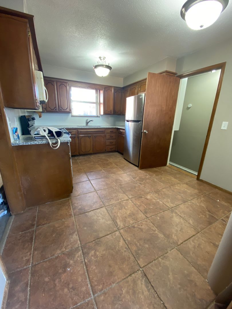 Huge 7 Bedroom House Available – photo 2