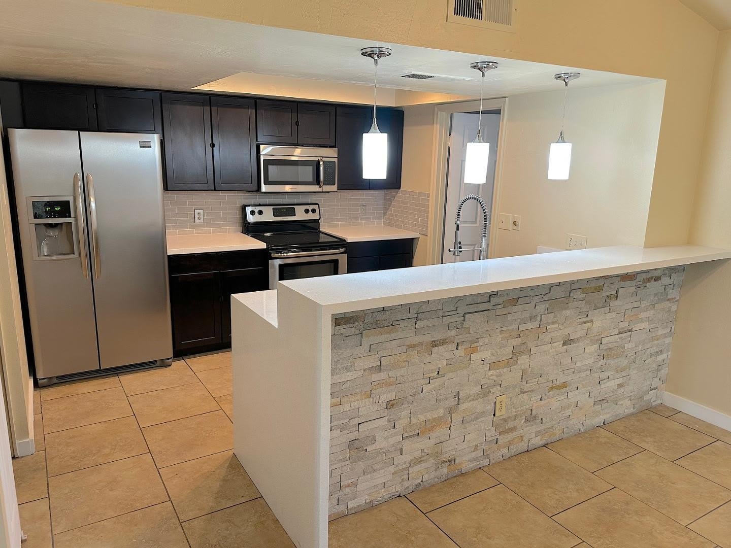 2208 E FARMDALE Avenue – photo 5