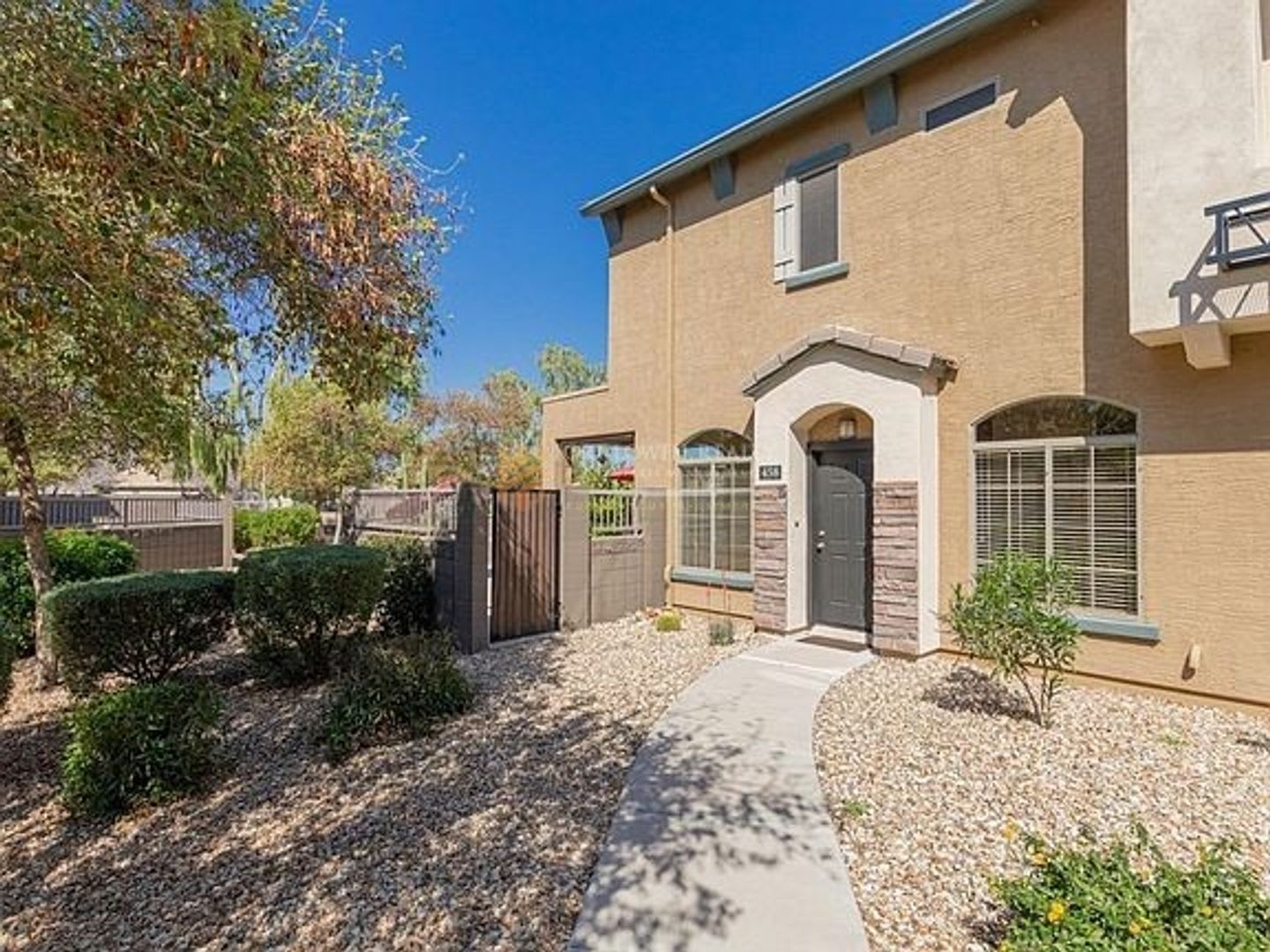 2 Bedroom, 2.5 Bath Townhome Available NOW! SECTION 8 ACCEPTED! 1 Month Free with 24-Month Lease!! – photo 1