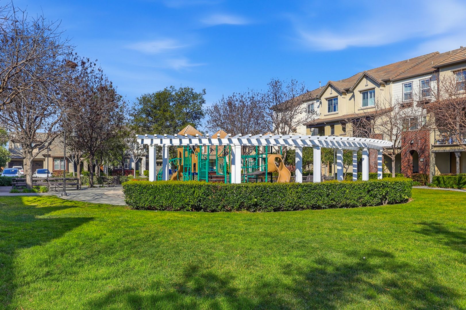 Modern Luxury 4BD/4BA Townhome in Rosewood Community – Fully Refreshed! – photo 3